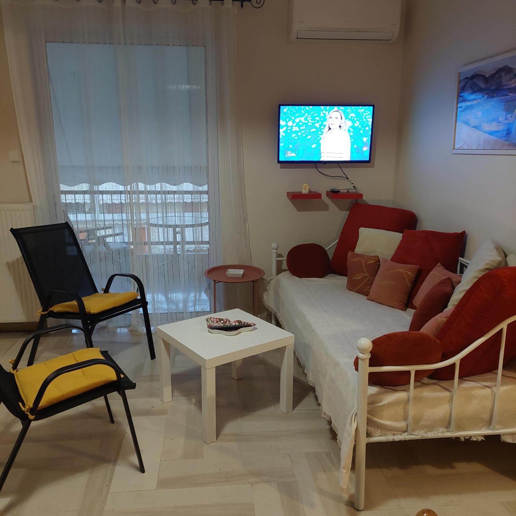 Family Apartment Patras Bagian luar foto